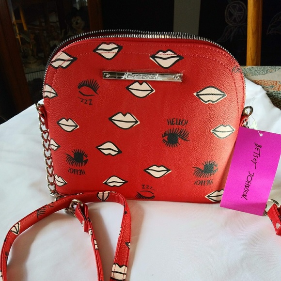 Betsey Johnson Handbags - NWT Betsey Johnson Red Hello Lips & Eyelashes Bag
